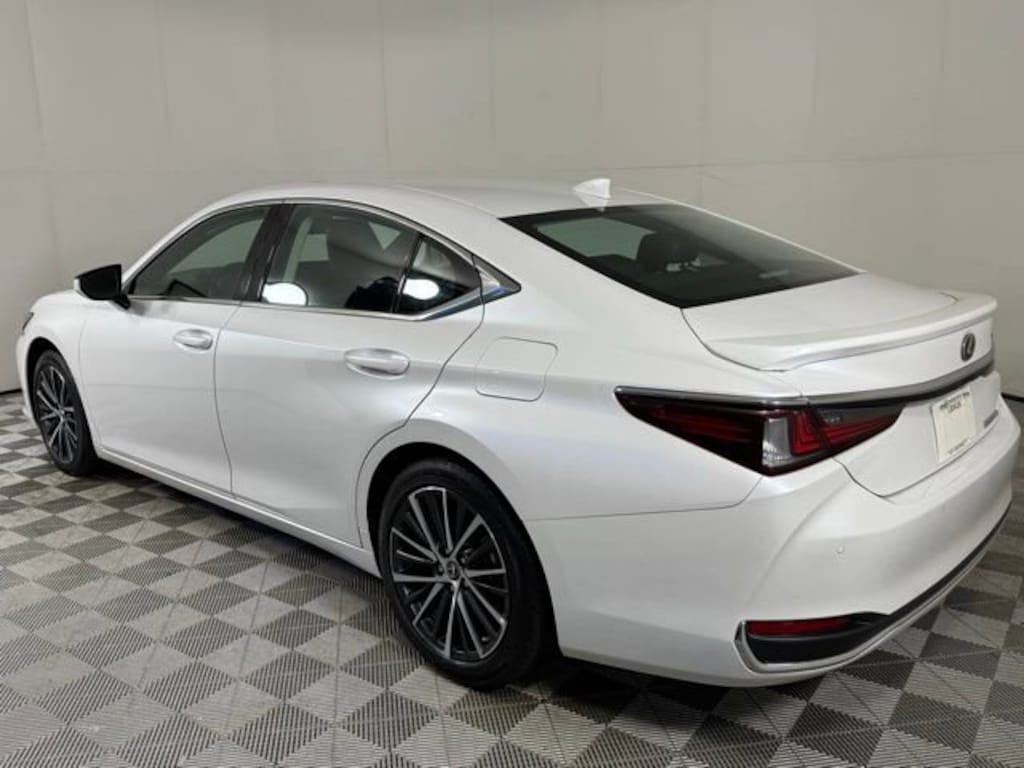 Certified 2025 Lexus ES 300h Base Sedan