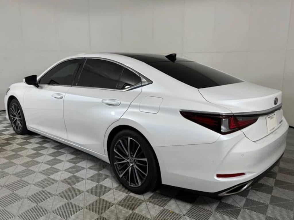 Certified 2022 Lexus ES 350  Sedan