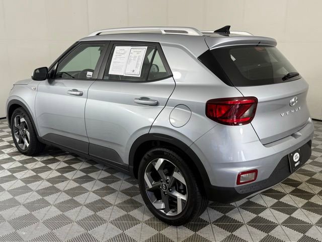 2021 Volkswagen Tiguan SE photo 2