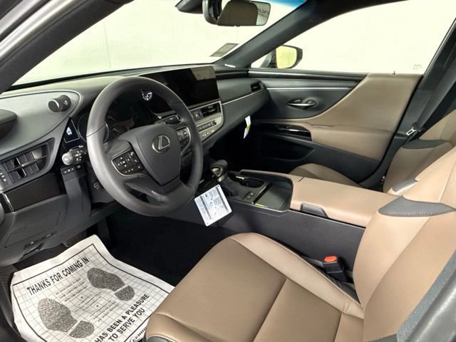2025 Lexus ES 300h Premium photo 4