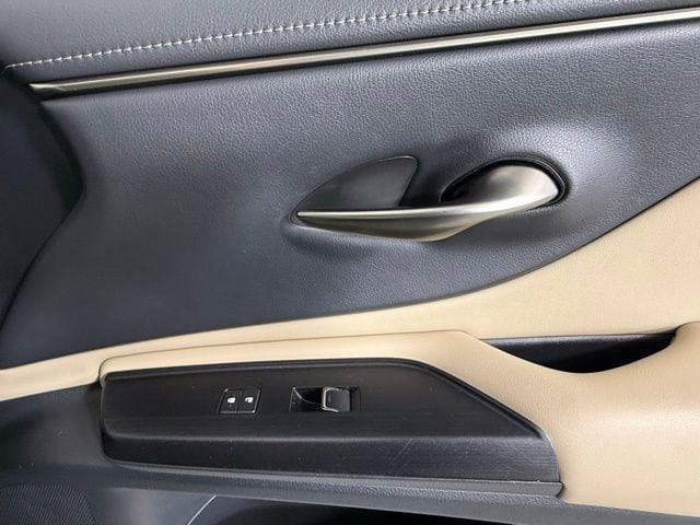 2021 Lexus ES 350 - Photo 39