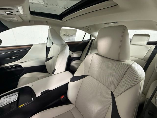 2025 Lexus ES 350 photo 4