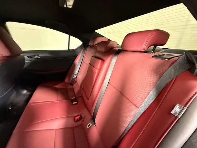 2025 Lexus IS 300 - Photo 29