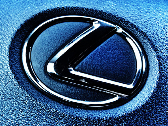 2019 Lexus Es 350 Vs 2019 Toyota Camry Comparison Hennessy Lexus Gwinnett