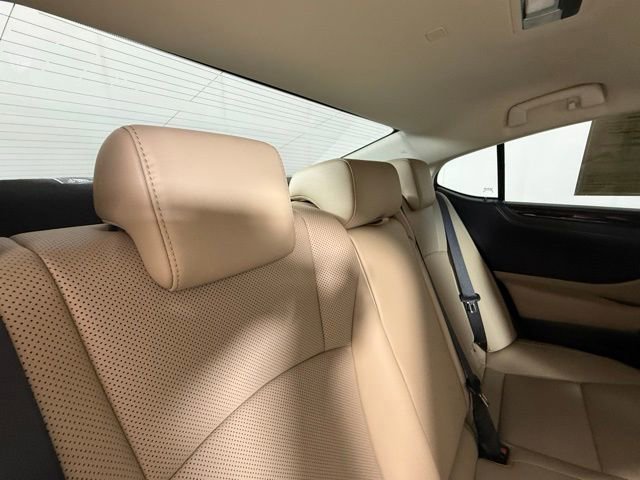2021 Lexus ES 350 - Photo 30