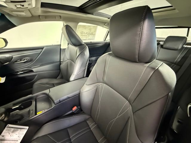 2025 Lexus ES 350 Ultra Luxury photo 3