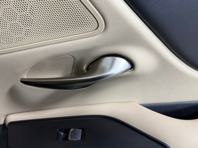 2021 Lexus ES 350 - Photo 33