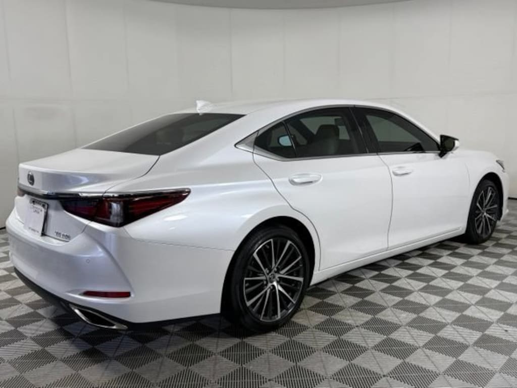 Used 2024 Lexus ES 350 Sedan