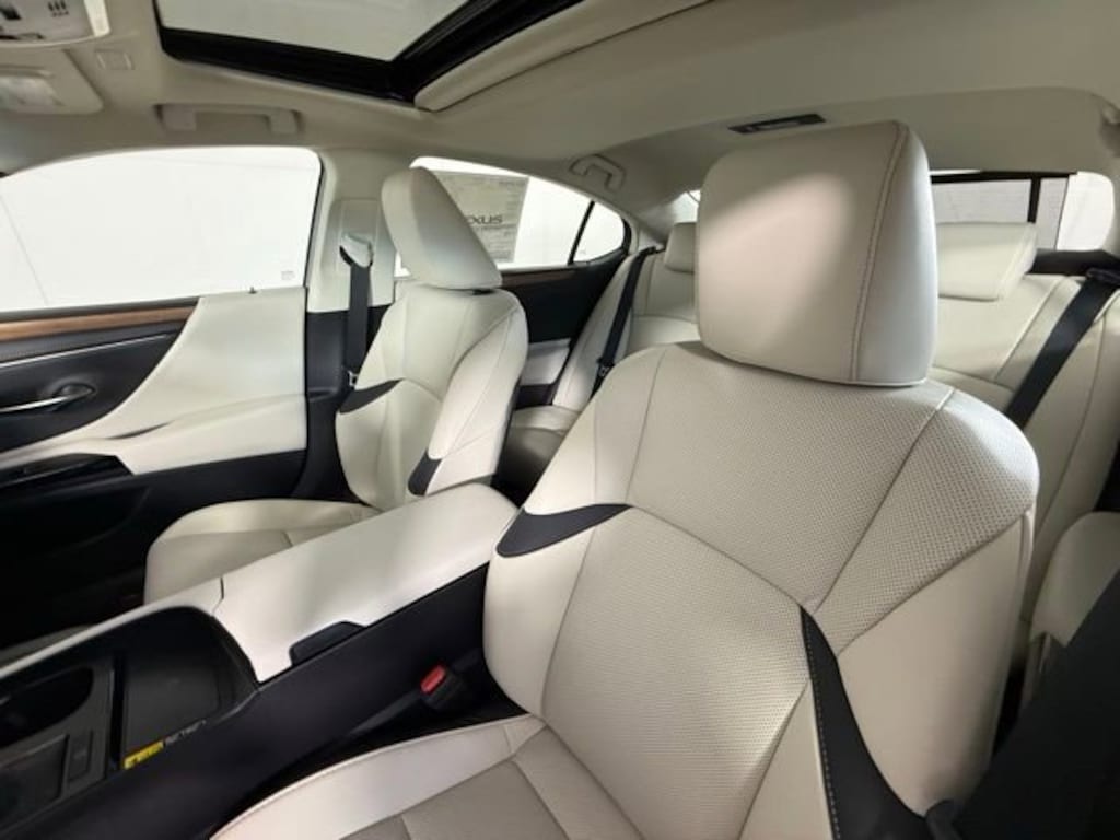 New 2025 Lexus ES 350 SEDAN