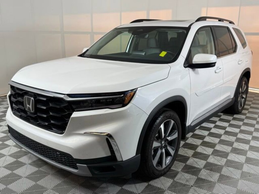 Used 2025 Honda Pilot Touring SUV