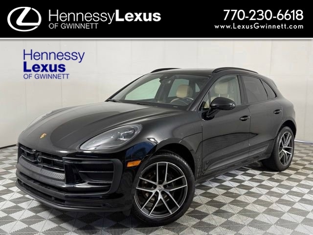 2024 Porsche Macan -'s photo