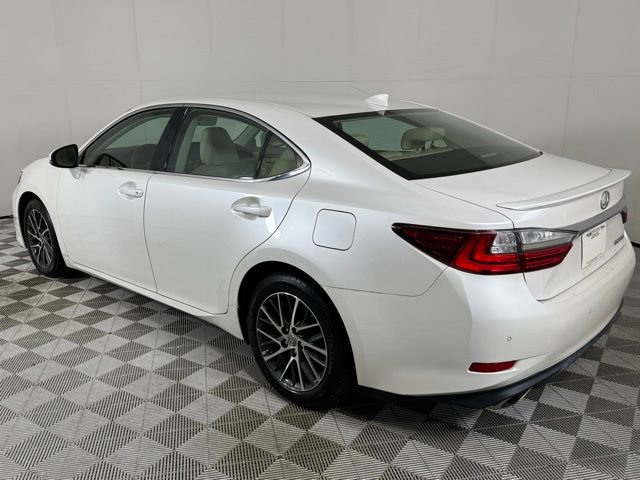 2017 Lexus ES 350 photo 3