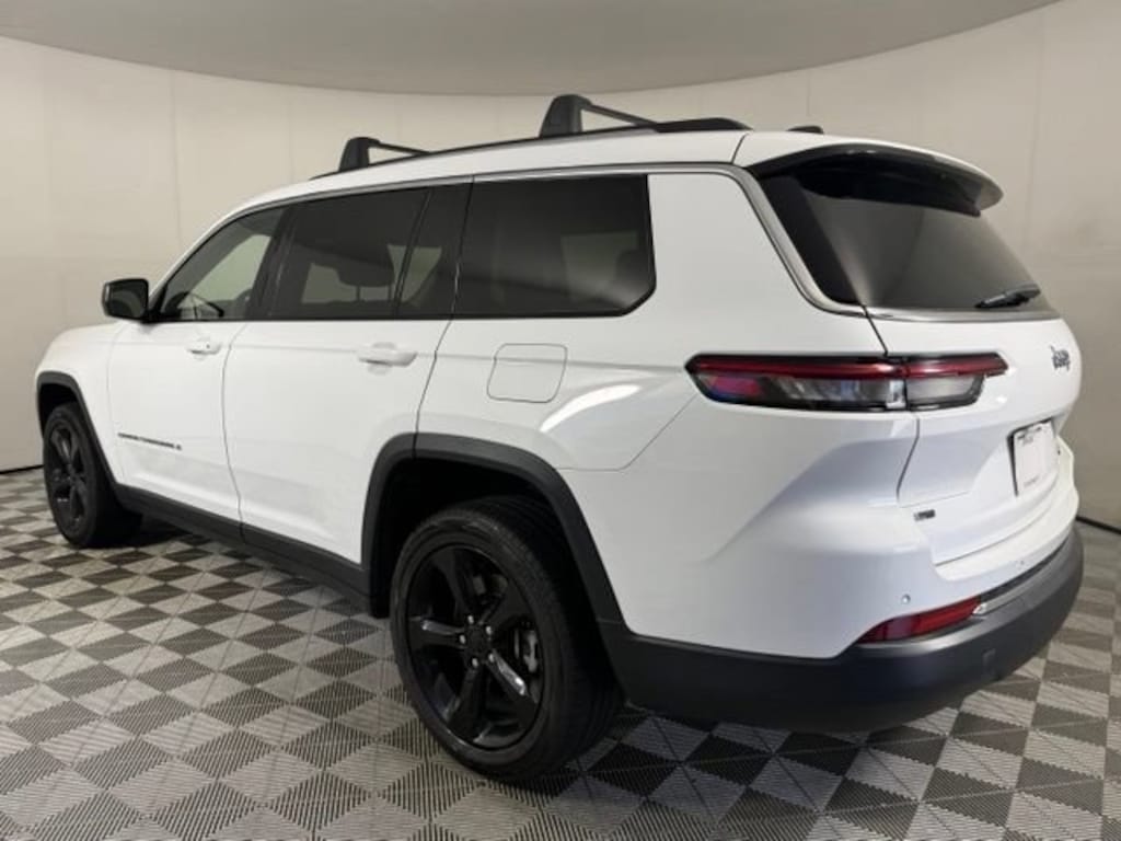 Used 2023 Jeep Grand Cherokee L L Laredo SUV