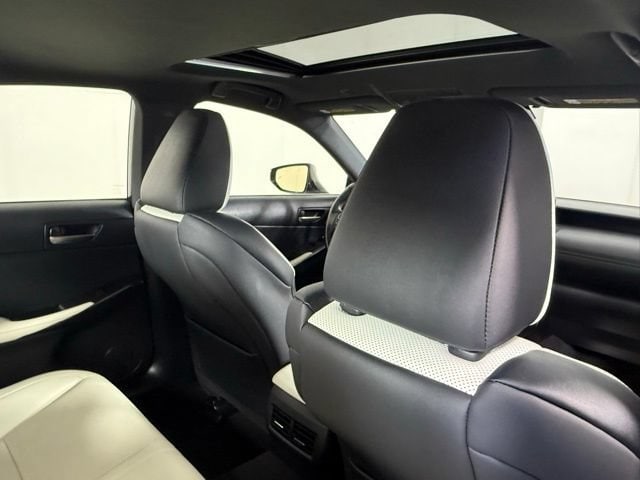 2021 Lexus IS 350 F SPORT - Photo 24