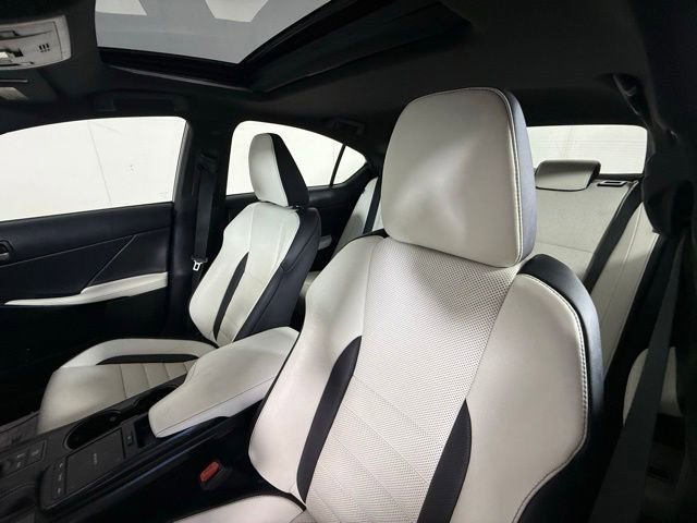 2021 Lexus IS 350 F SPORT - Photo 17