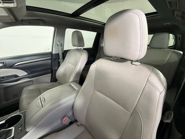 2015 Toyota Highlander Limited photo 4
