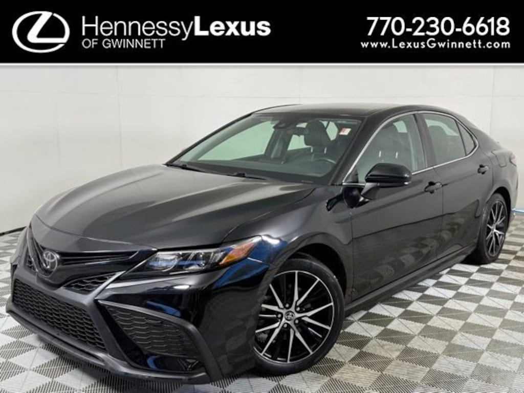 Used 2021 Toyota Camry SE Sedan