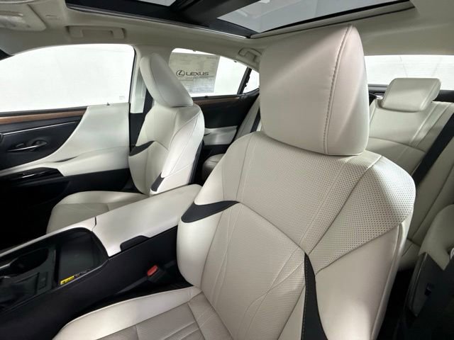 2025 Lexus ES 350 Ultra Luxury photo 2