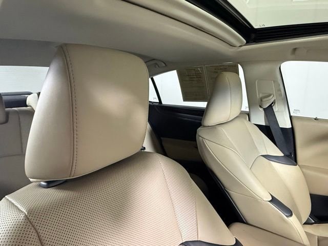 2021 Lexus ES 350 - Photo 38