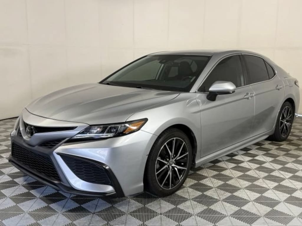 Used 2021 Toyota Camry SE Sedan