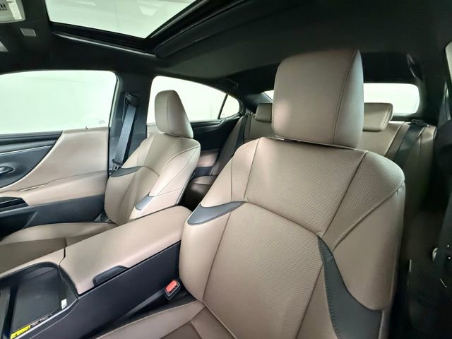 2025 Lexus ES 350 photo 4