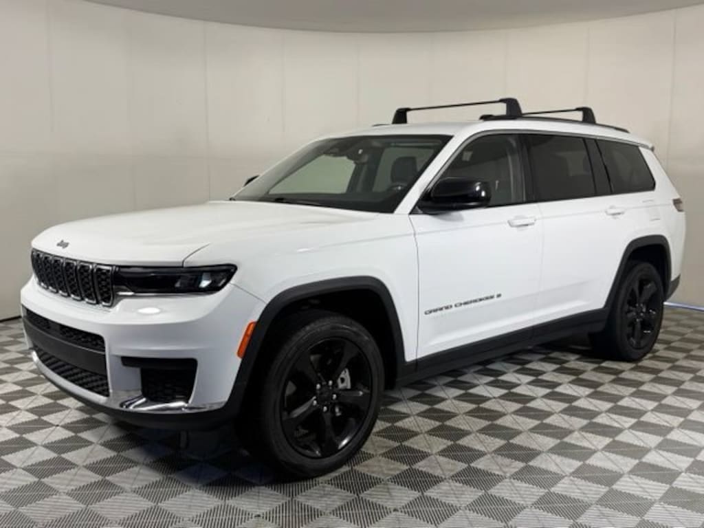 Used 2023 Jeep Grand Cherokee L L Laredo SUV