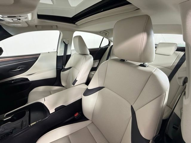 2024 Lexus ES 250 Luxury photo 4