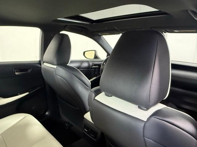 2021 Lexus IS 350 F SPORT - Photo 24