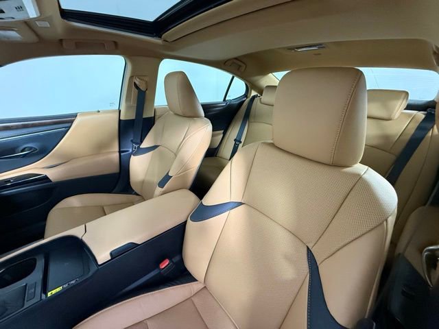 2025 Lexus ES 350 photo 4