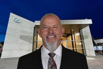 Staff member JEFF ASBERRY from ID_9e90adb3acb4