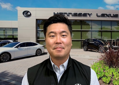 Staff member MAX KIM from ID_62515acd466c