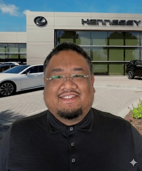 Staff member Scott Khiev from ID_bfa6595a3759