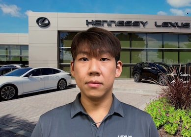 Staff member DANIEL LEE from ID_bb45012bb9ff