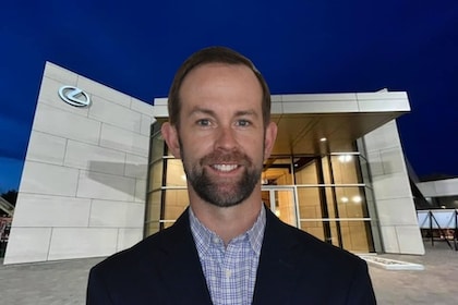 Staff member CLAYTON NORRIS from ID_bfa6595a3759