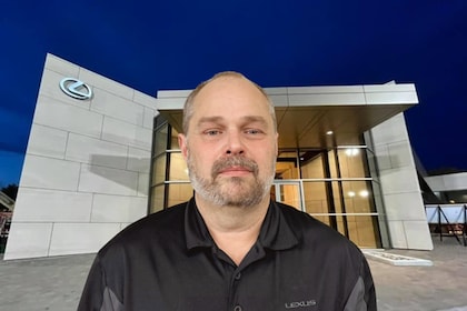 Staff member MIKE HUTTO from ID_d668ee54129d