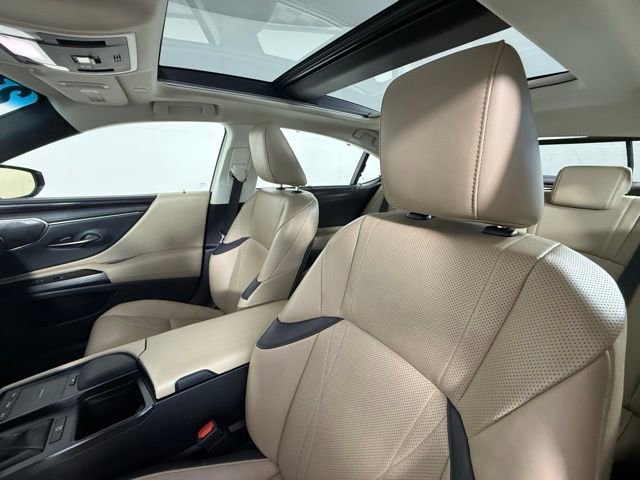2021 Lexus ES 350 Ultra Luxury photo 2