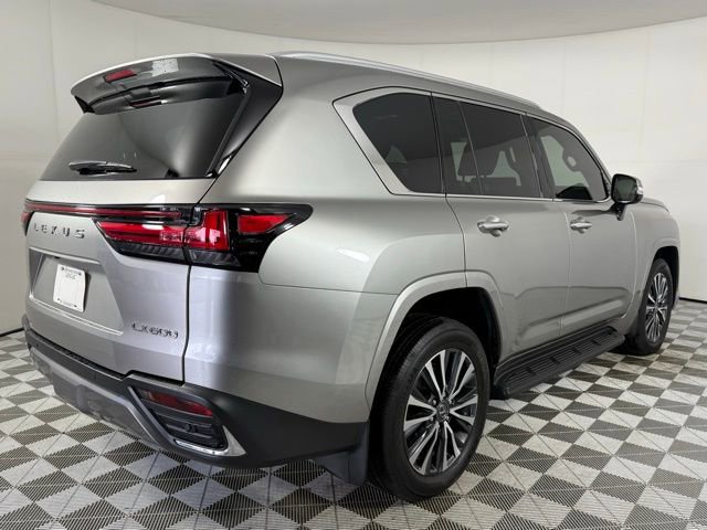 2024 Lexus LX 600 Premium photo 3