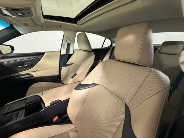 2021 Lexus ES 350 - Photo 8