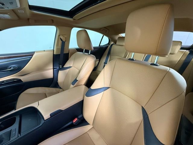 2024 Lexus ES 350 Premium photo 4