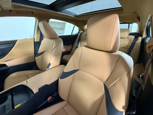 2025 Lexus ES 350 photo 4