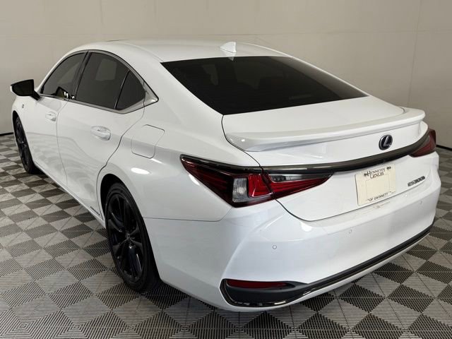 2022 Lexus ES 300h F SPORT photo 3
