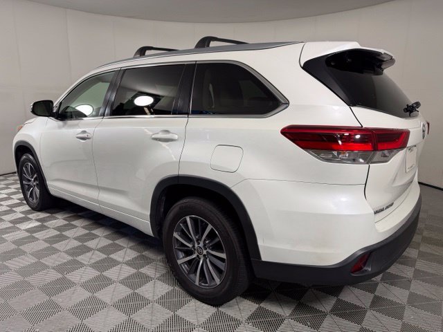 Used 2017 Toyota Highlander XLE V6 SUV