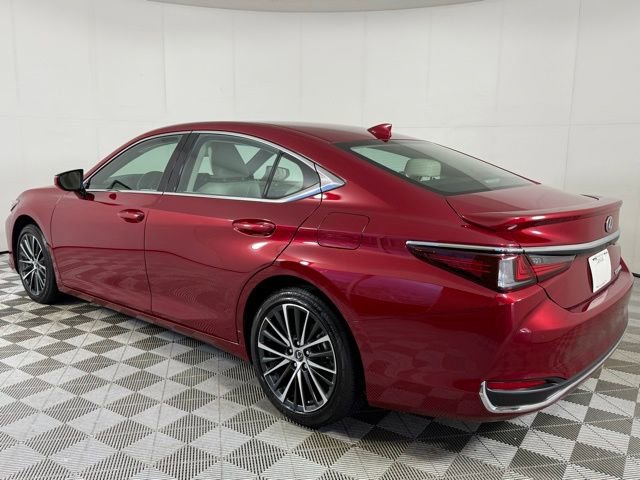 2025 Lexus ES 300h Base photo 3