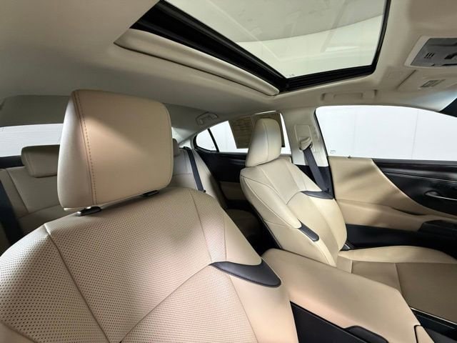 2021 Lexus ES 350 - Photo 37