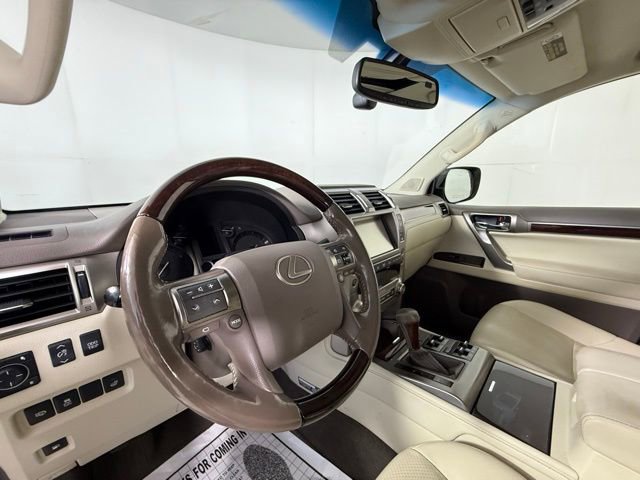 2017 Lexus GX 460 Luxury photo 4