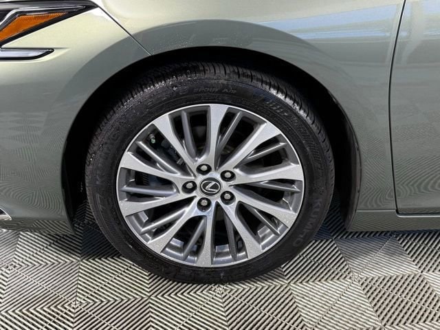 2021 Lexus ES 350 - Photo 11