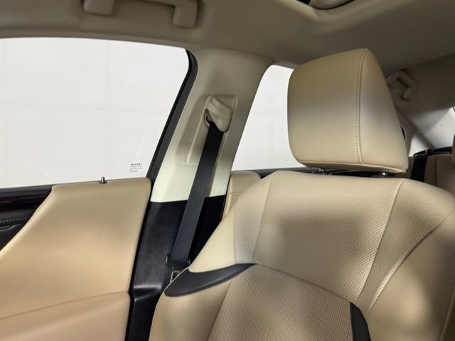 2021 Lexus ES 350 - Photo 23