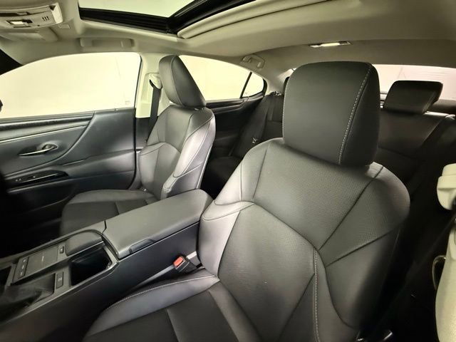 2022 Lexus ES 350 photo 3
