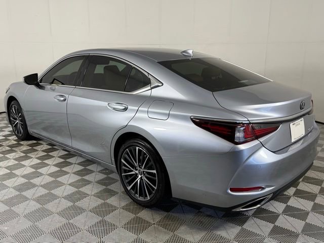 2022 Lexus ES 350 photo 2