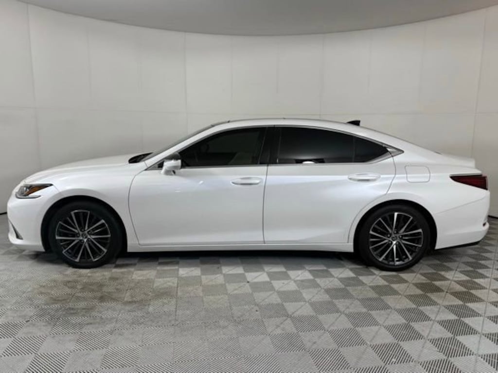 Certified 2022 Lexus ES 350  Sedan